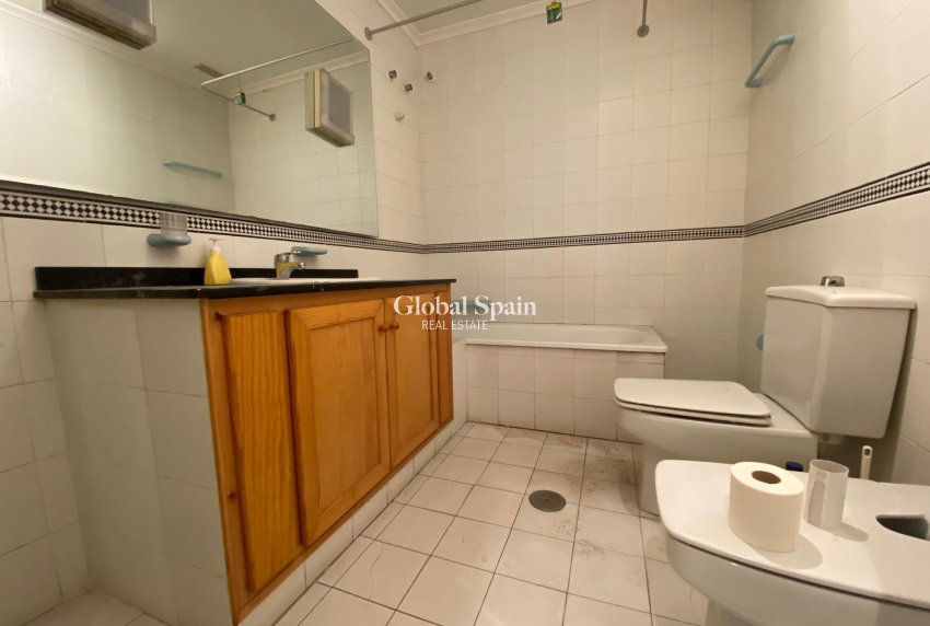 Odsprzedaż - MIESZKANIE -
TORREVIEJA - 