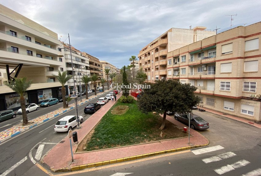 Odsprzedaż - MIESZKANIE -
TORREVIEJA - 