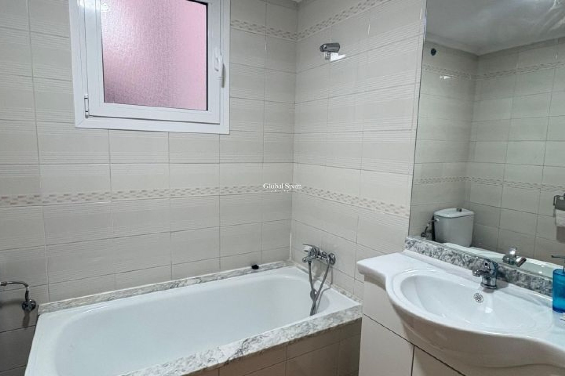 Odsprzedaż - MIESZKANIE -
TORREVIEJA - 