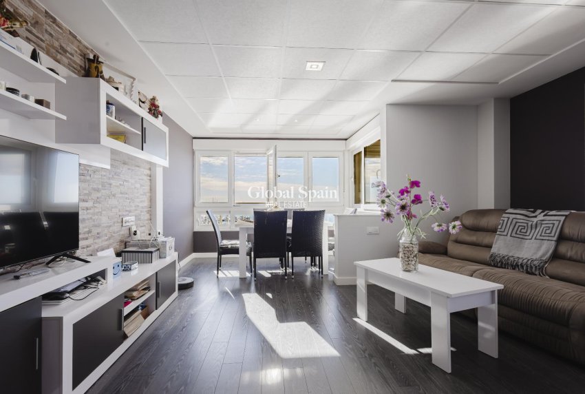 Odsprzedaż - MIESZKANIE -
TORREVIEJA - 