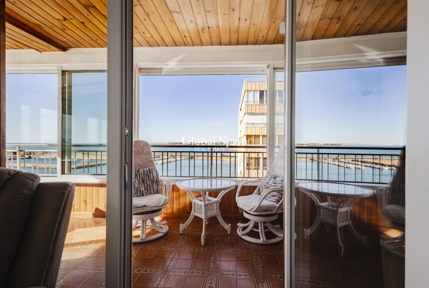 Odsprzedaż - MIESZKANIE -
TORREVIEJA - 