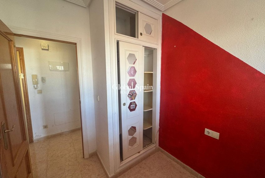 Odsprzedaż - MIESZKANIE -
TORREVIEJA - 