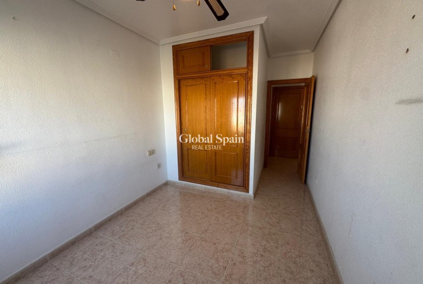 Odsprzedaż - MIESZKANIE -
TORREVIEJA - 