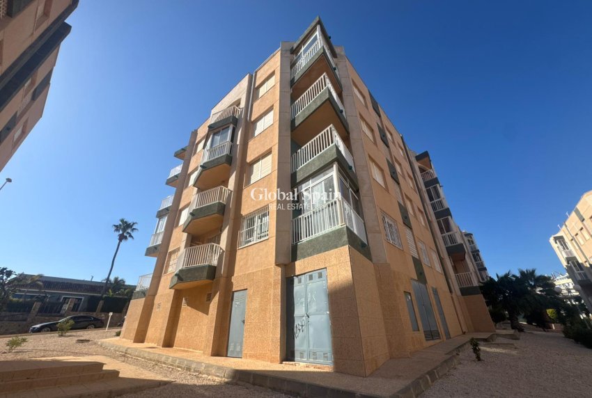 Odsprzedaż - MIESZKANIE -
TORREVIEJA - 