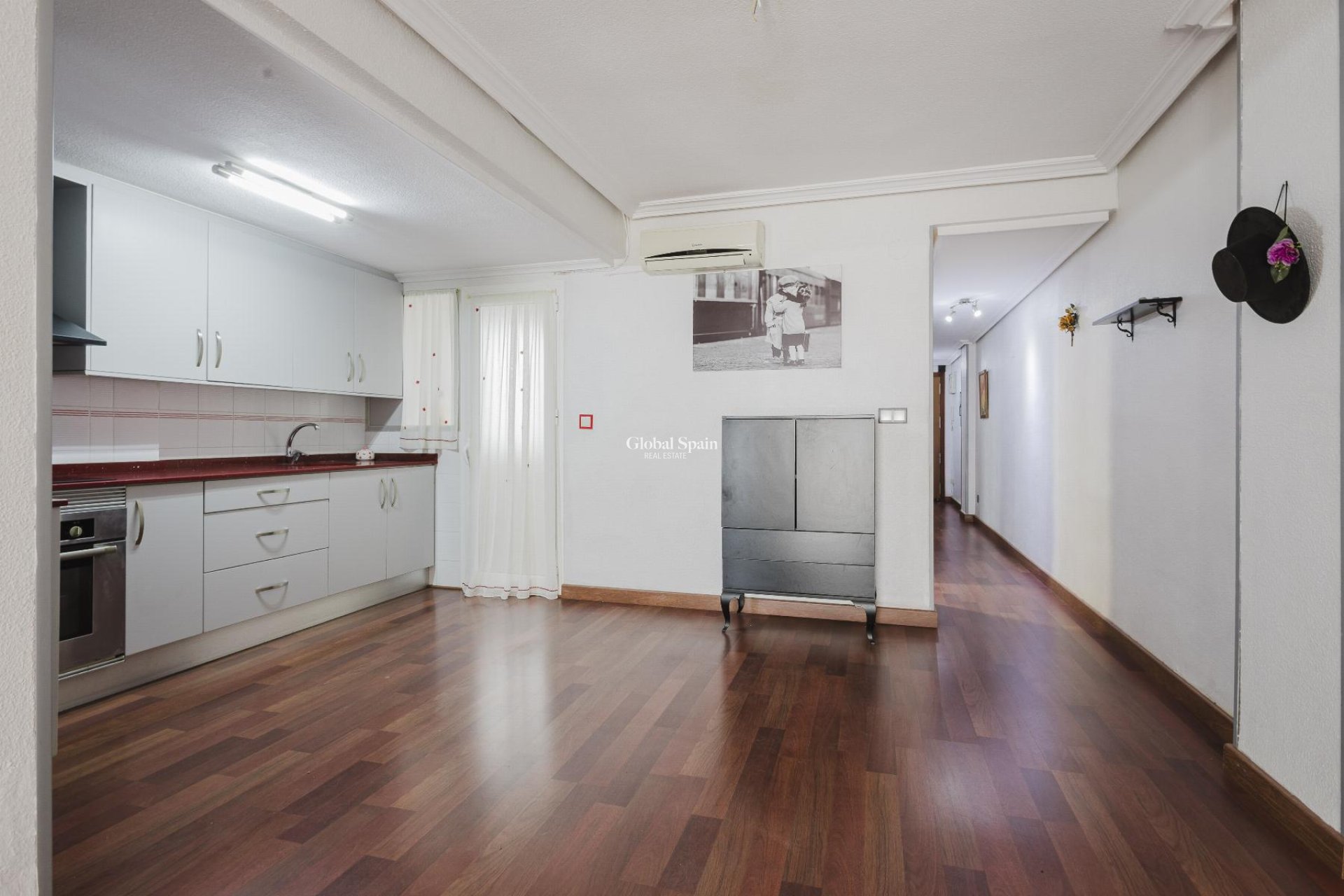 Odsprzedaż - MIESZKANIE -
TORREVIEJA - 