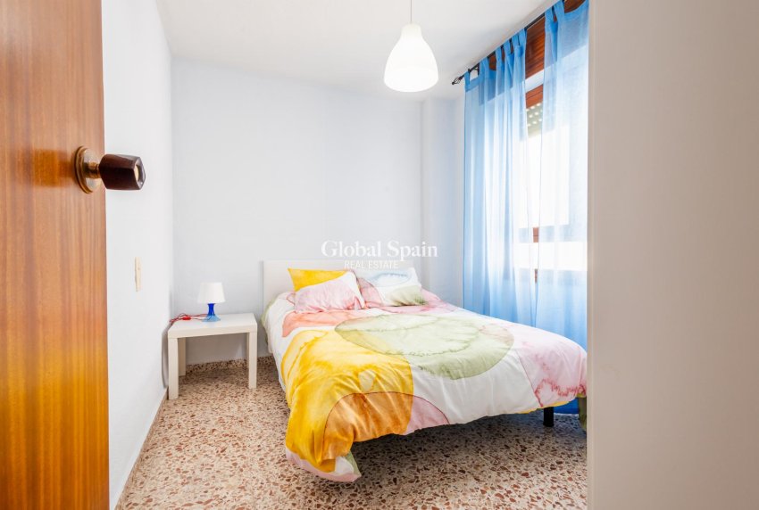 Odsprzedaż - MIESZKANIE -
TORREVIEJA - 