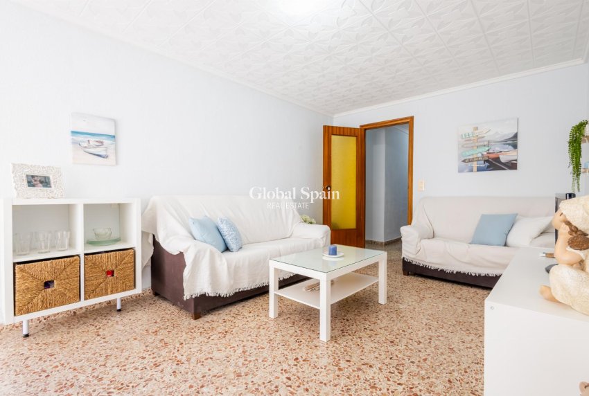 Odsprzedaż - MIESZKANIE -
TORREVIEJA - 