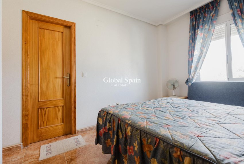 Odsprzedaż - MIESZKANIE -
TORREVIEJA - 
