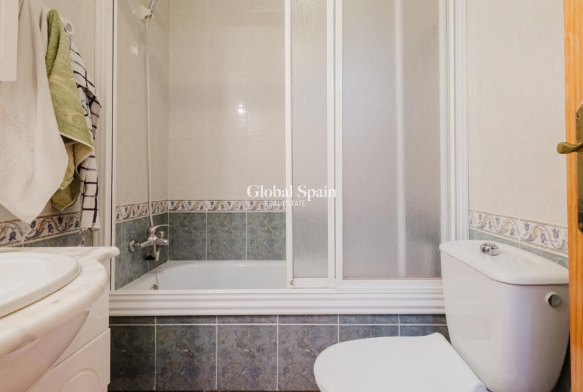 Odsprzedaż - MIESZKANIE -
TORREVIEJA - 