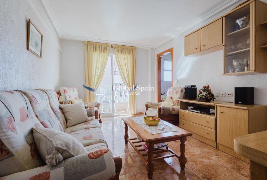Odsprzedaż - MIESZKANIE -
TORREVIEJA - 