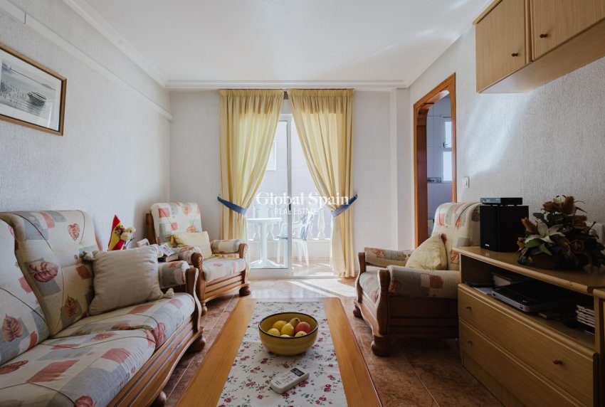 Odsprzedaż - MIESZKANIE -
TORREVIEJA - 