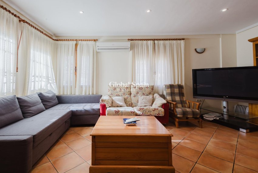 Odsprzedaż - MIESZKANIE -
TORREVIEJA - 