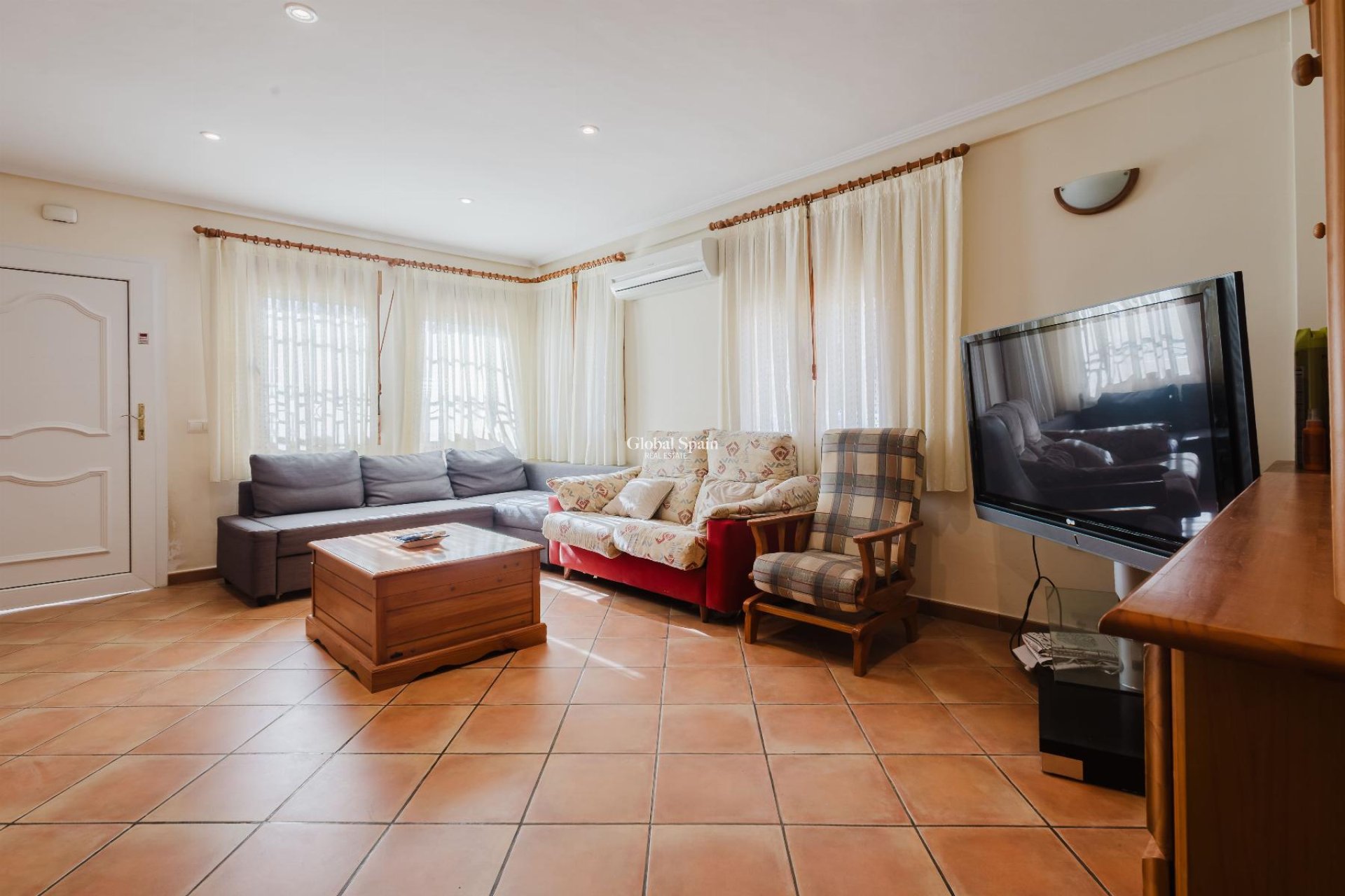 Odsprzedaż - MIESZKANIE -
TORREVIEJA - 