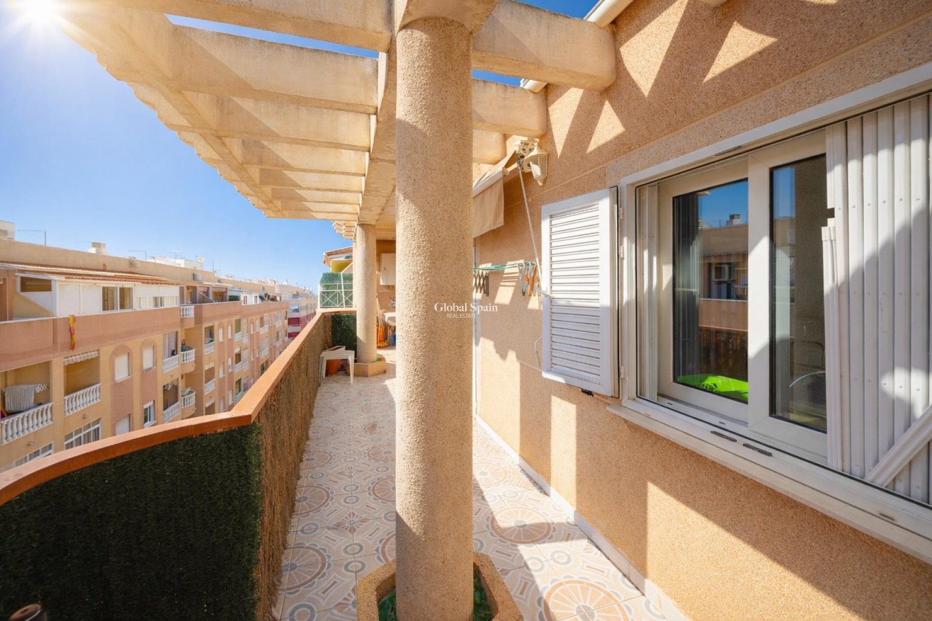 Odsprzedaż - MIESZKANIE -
TORREVIEJA - 