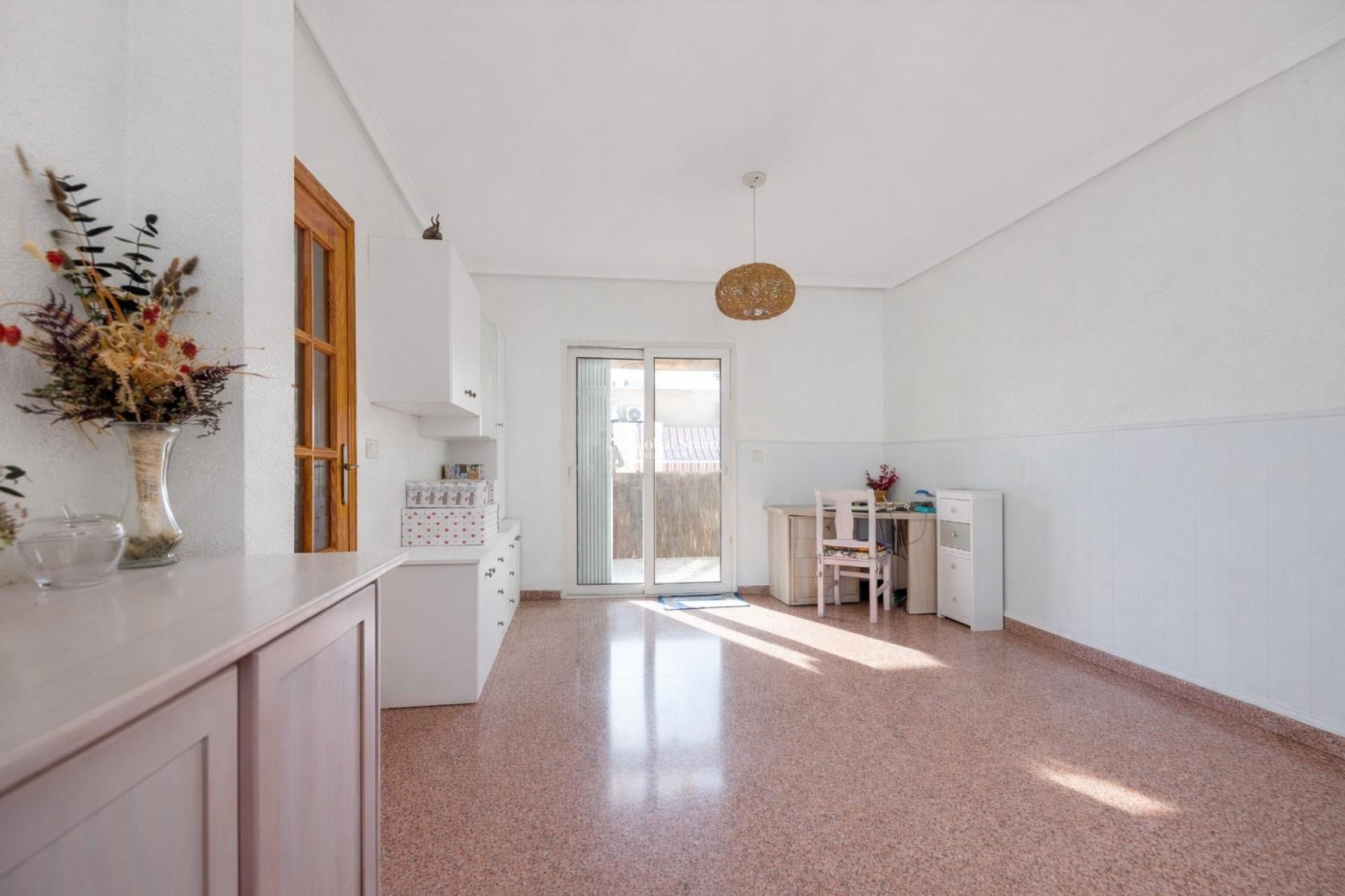 Odsprzedaż - MIESZKANIE -
TORREVIEJA - 
