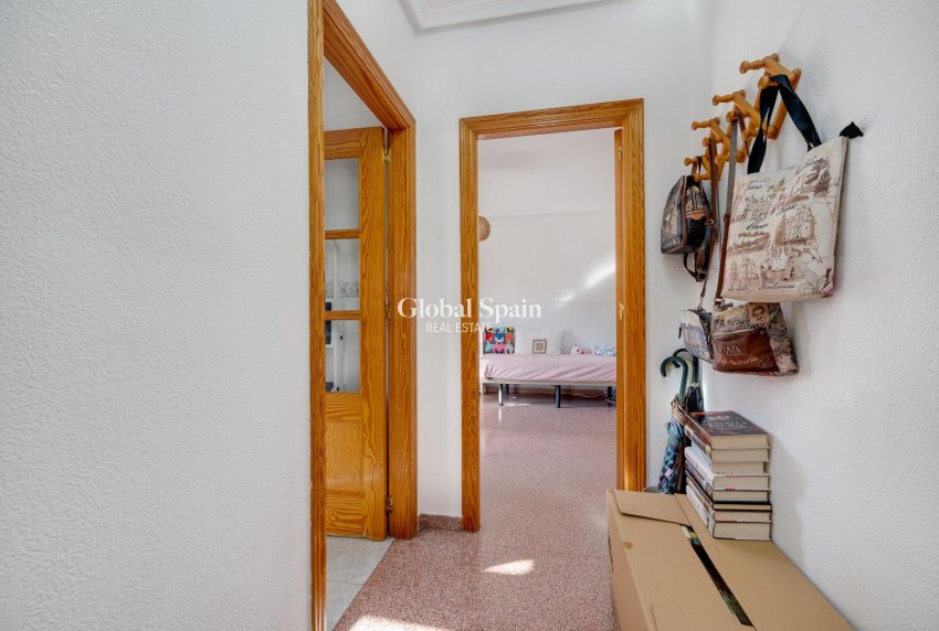 Odsprzedaż - MIESZKANIE -
TORREVIEJA - 