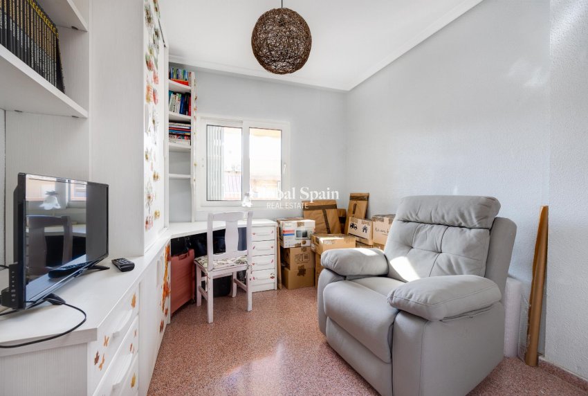 Odsprzedaż - MIESZKANIE -
TORREVIEJA - 