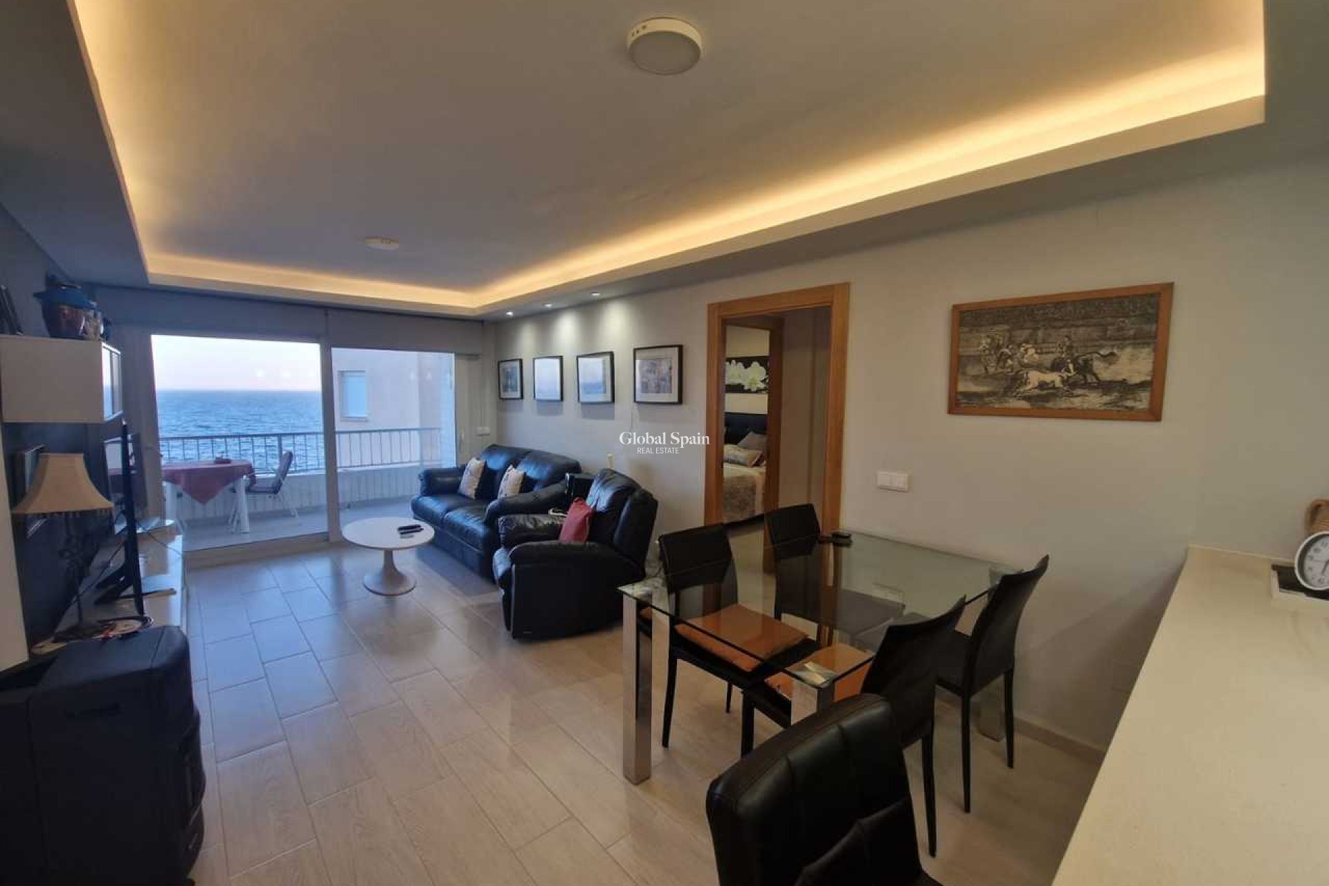Odsprzedaż - MIESZKANIE -
TORREVIEJA - 