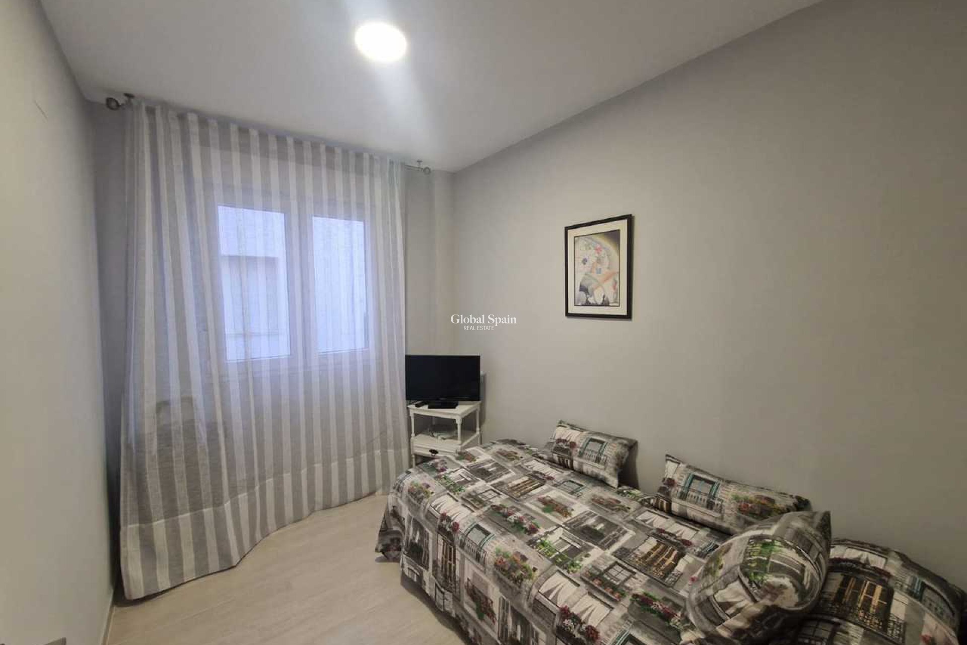 Odsprzedaż - MIESZKANIE -
TORREVIEJA - 