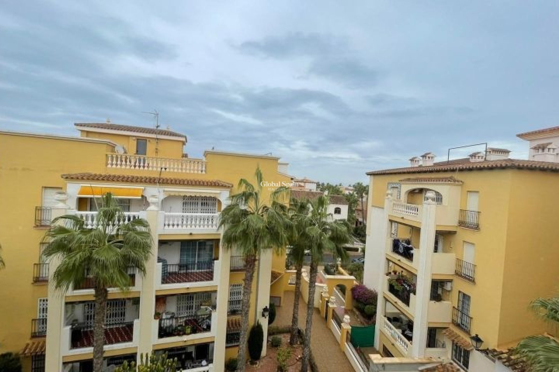 Odsprzedaż - MIESZKANIE -
TORREVIEJA - 