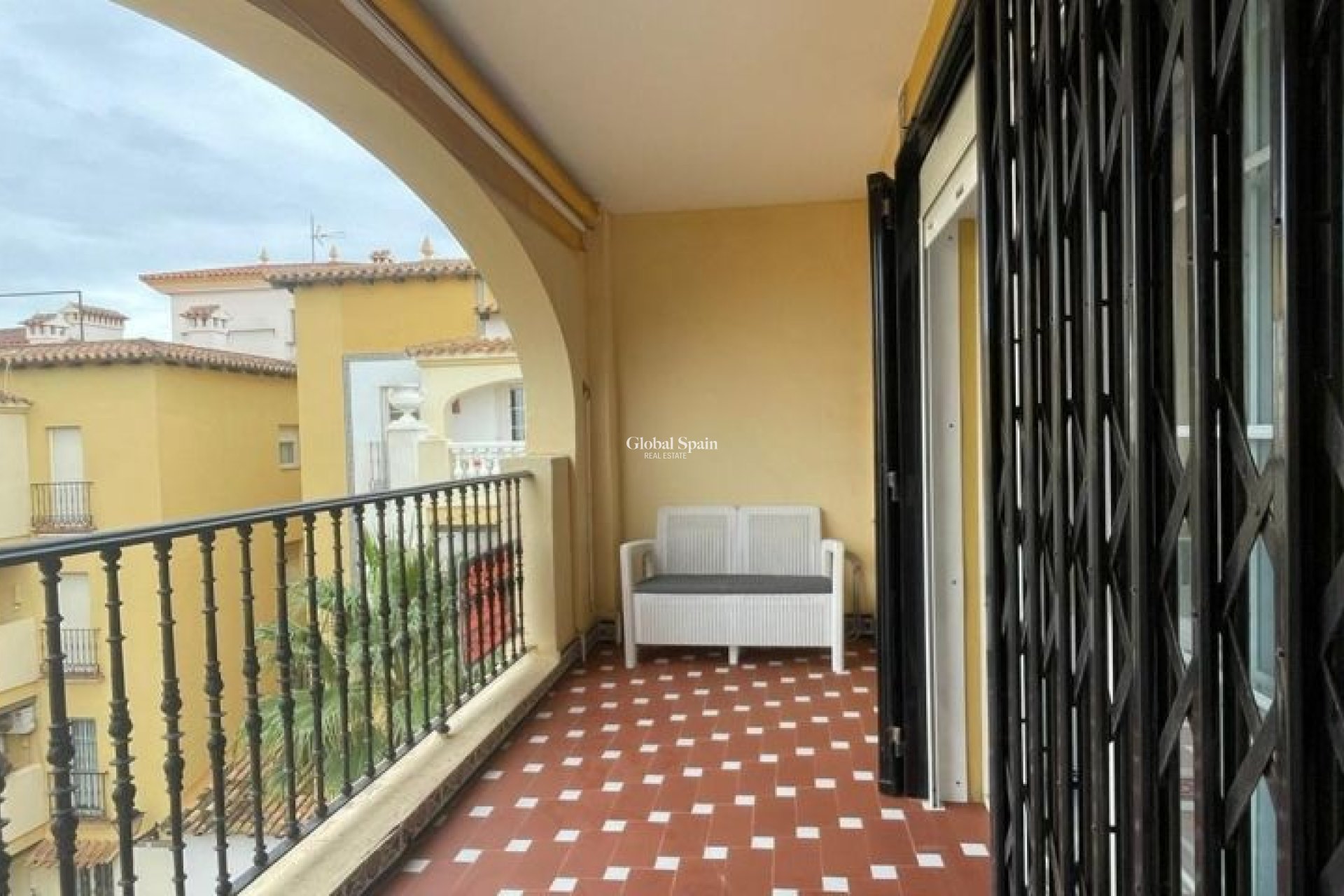 Odsprzedaż - MIESZKANIE -
TORREVIEJA - 