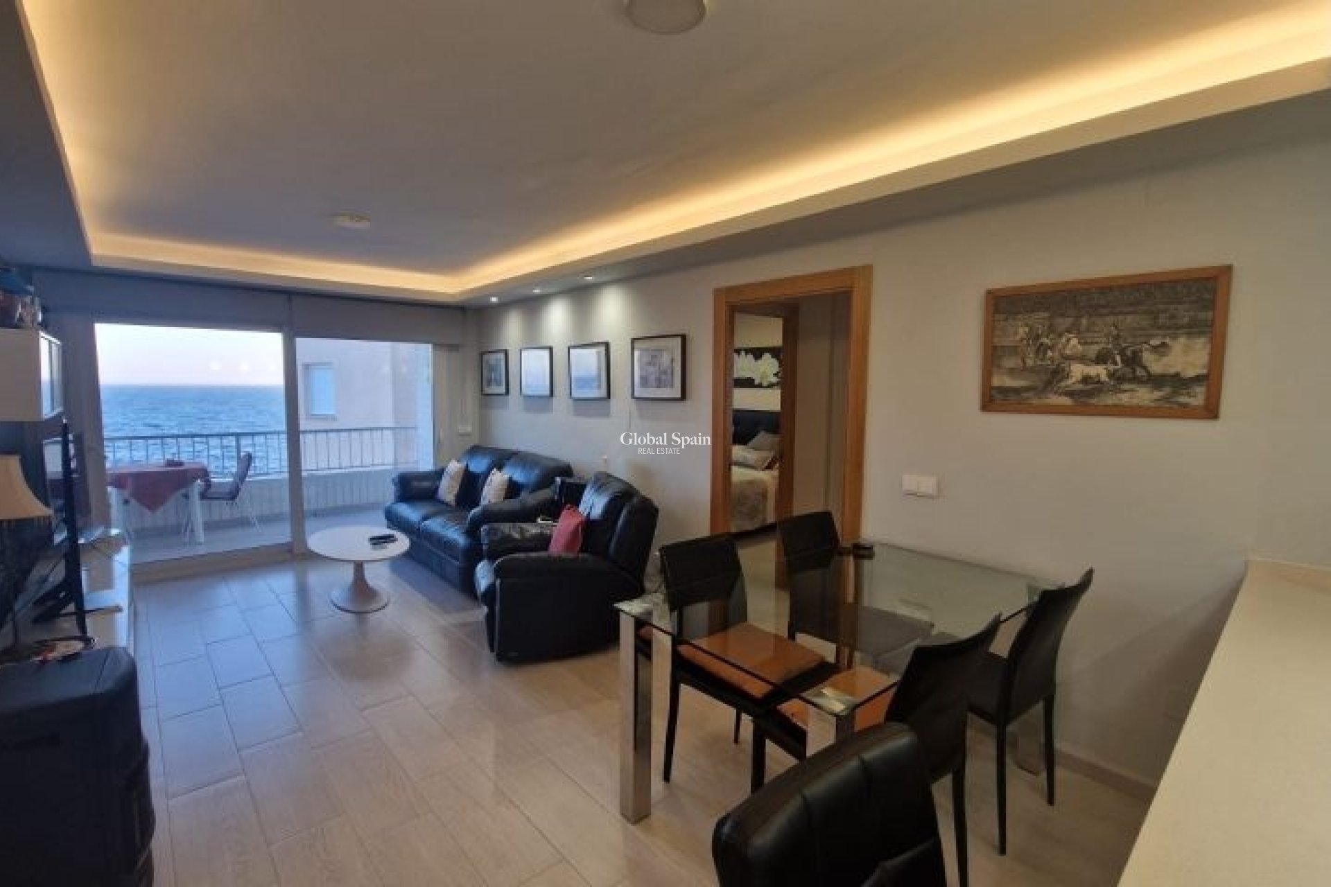 Odsprzedaż - MIESZKANIE -
TORREVIEJA - 