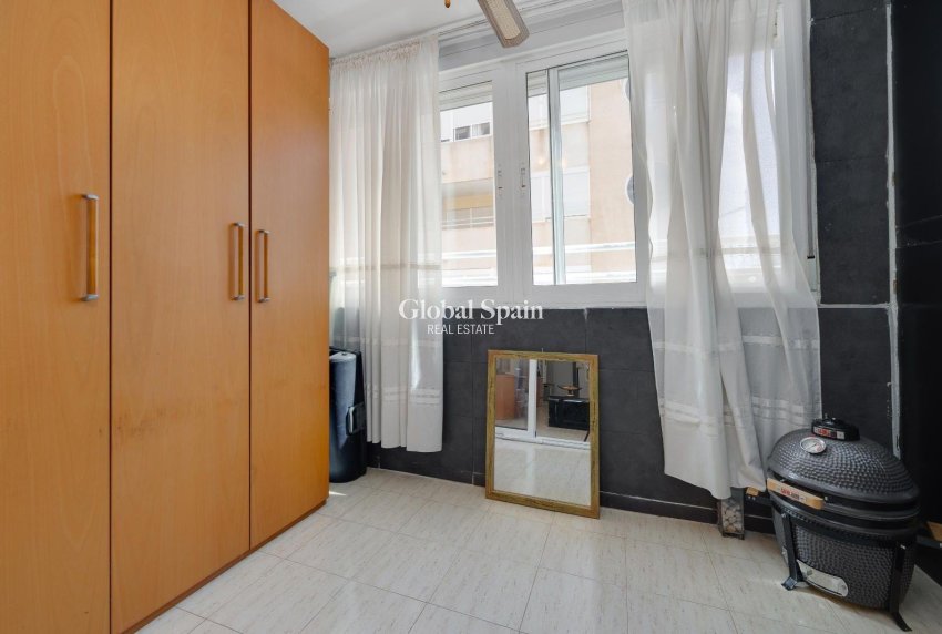 Odsprzedaż - MIESZKANIE -
TORREVIEJA - 