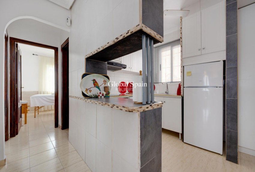 Odsprzedaż - MIESZKANIE -
TORREVIEJA - 