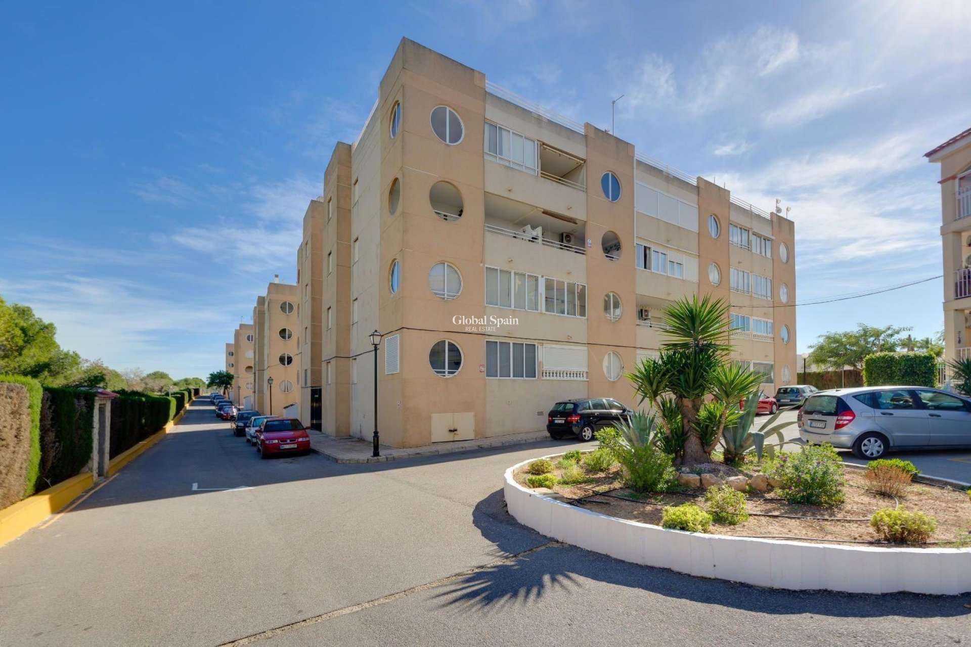 Odsprzedaż - MIESZKANIE -
TORREVIEJA - 