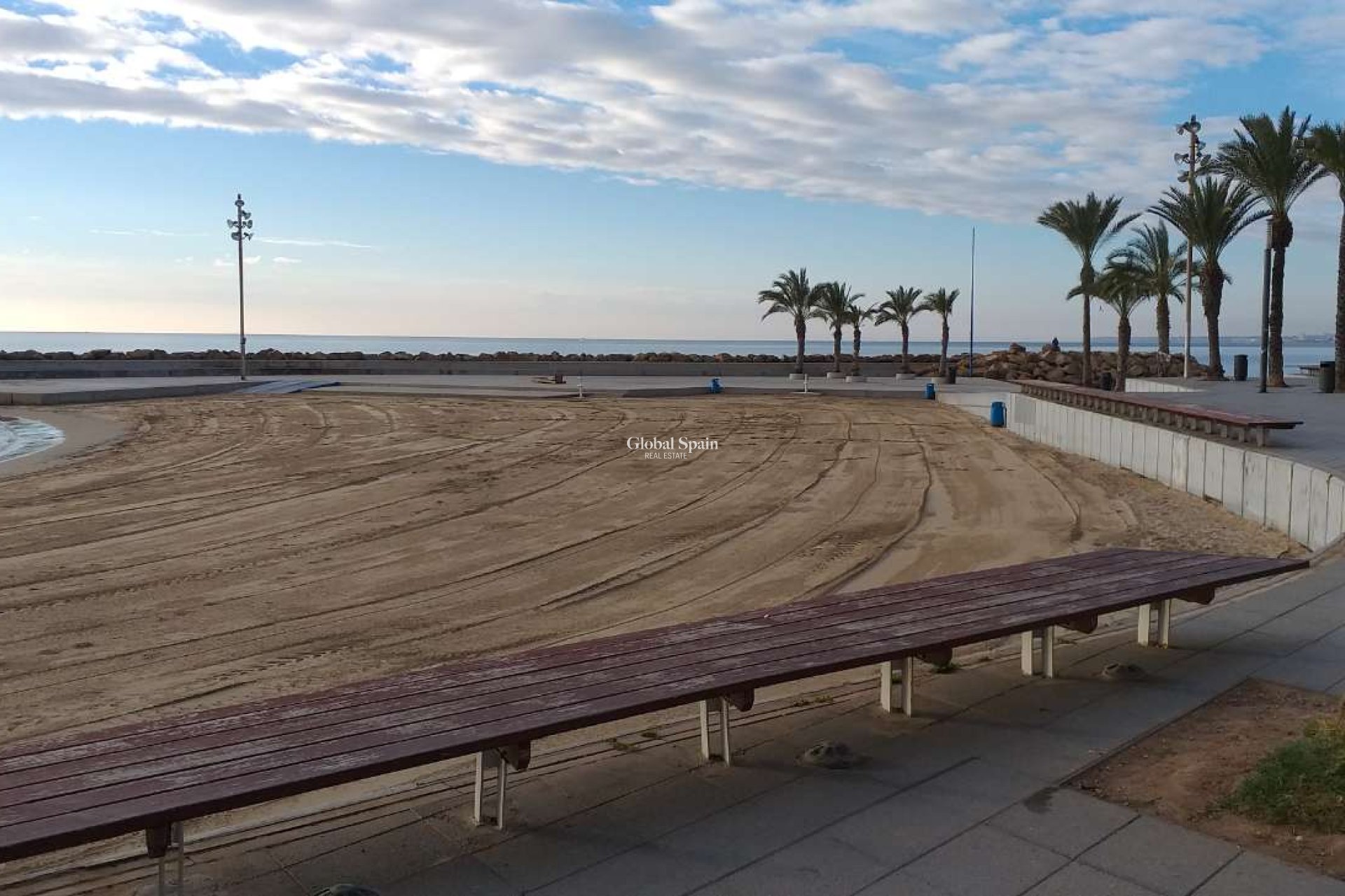 Odsprzedaż - MIESZKANIE -
TORREVIEJA - 