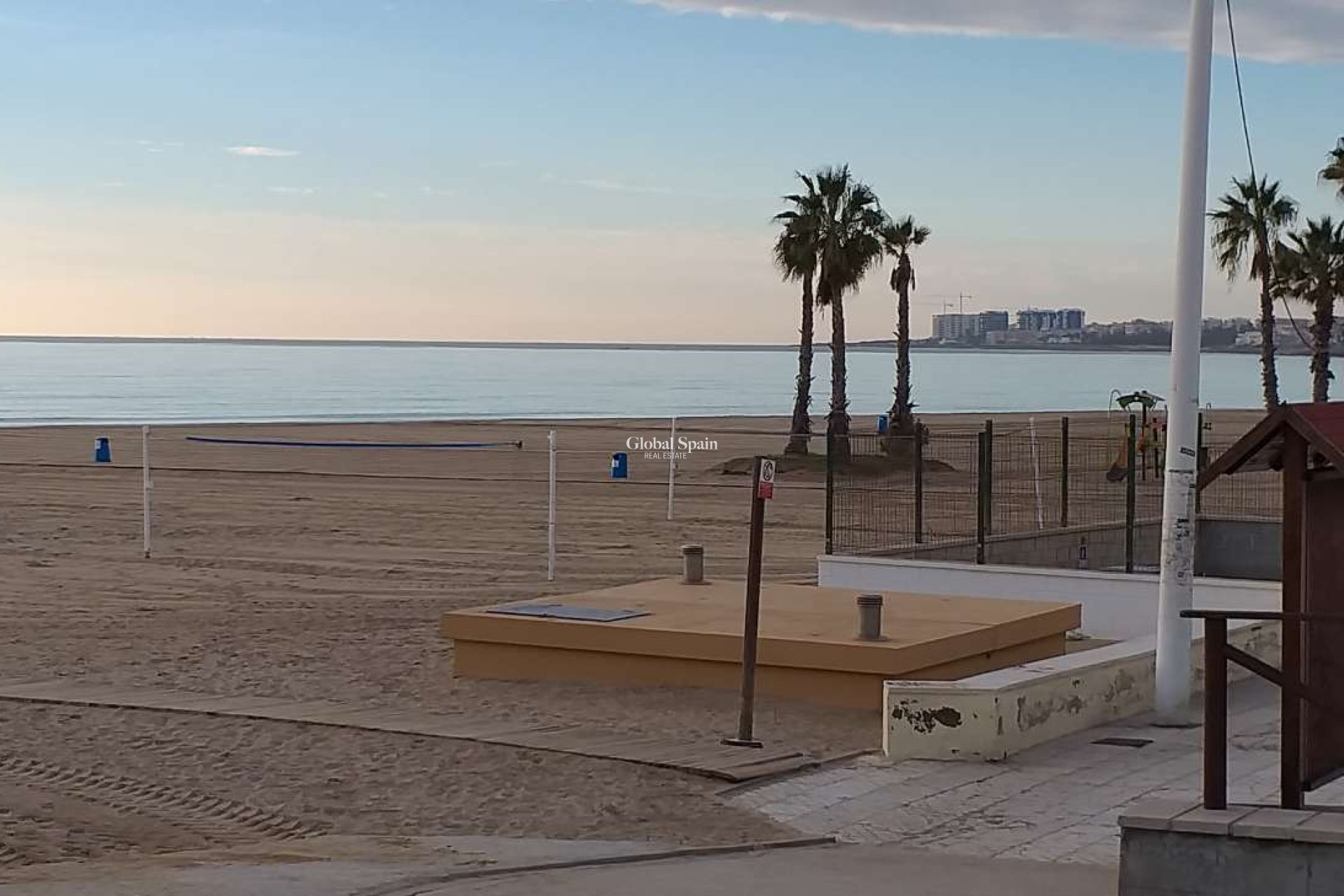 Odsprzedaż - MIESZKANIE -
TORREVIEJA - 