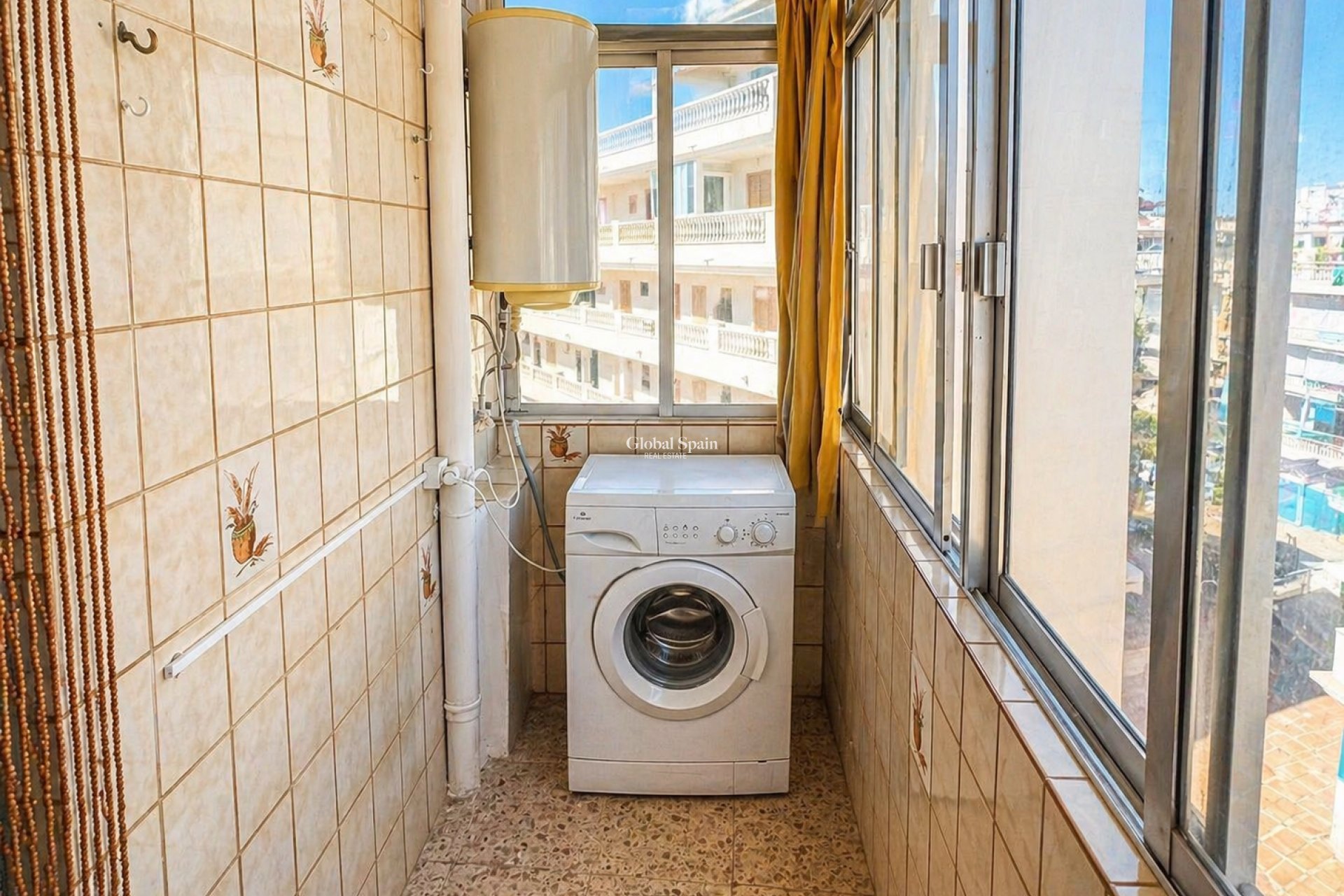 Odsprzedaż - MIESZKANIE -
TORREVIEJA - 