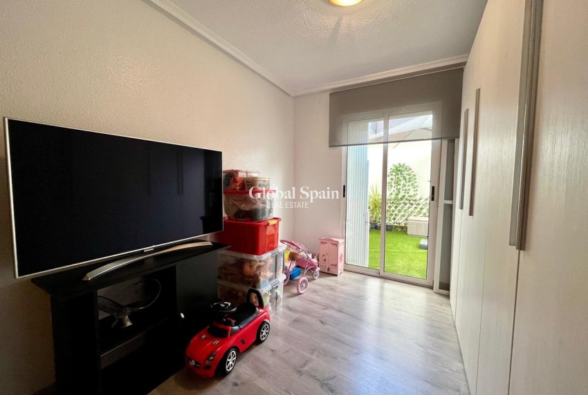 Odsprzedaż - MIESZKANIE -
TORREVIEJA - 