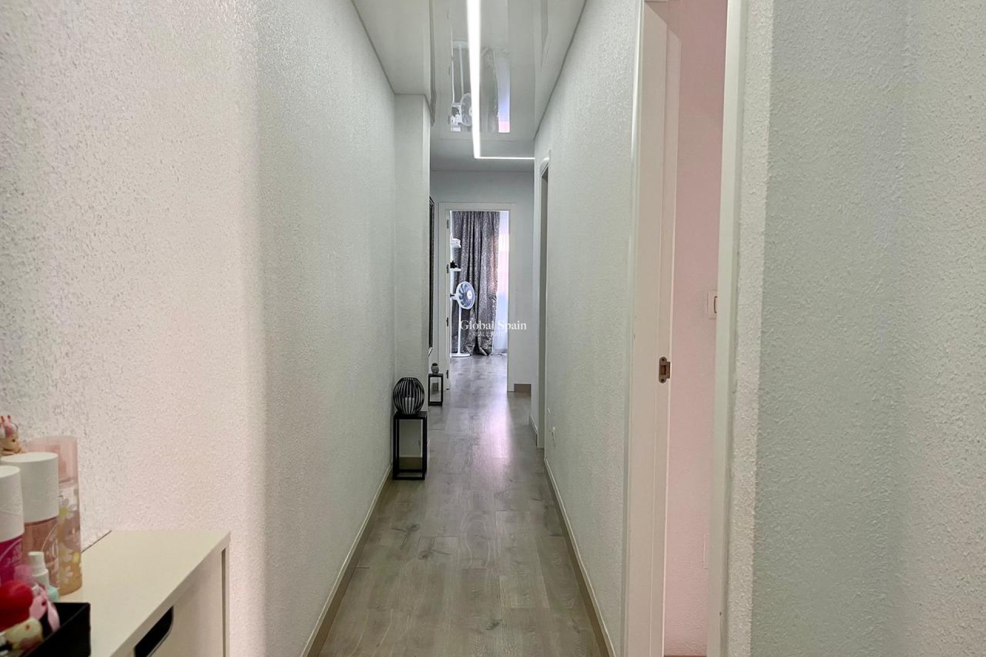 Odsprzedaż - MIESZKANIE -
TORREVIEJA - 