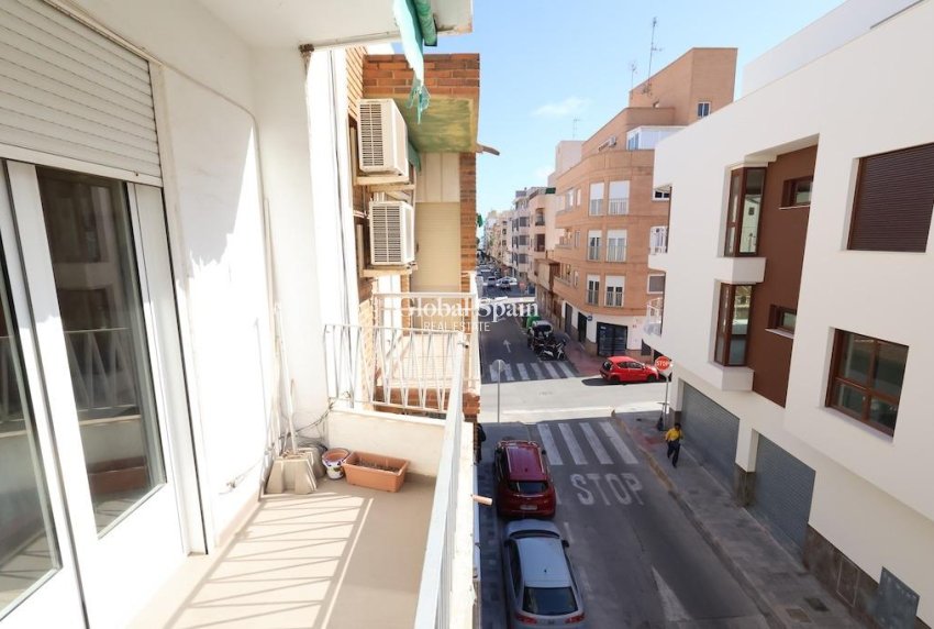 Odsprzedaż - MIESZKANIE -
TORREVIEJA - 