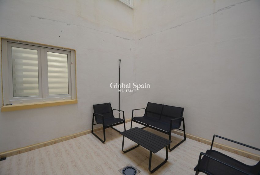 Odsprzedaż - MIESZKANIE -
TORREVIEJA - 