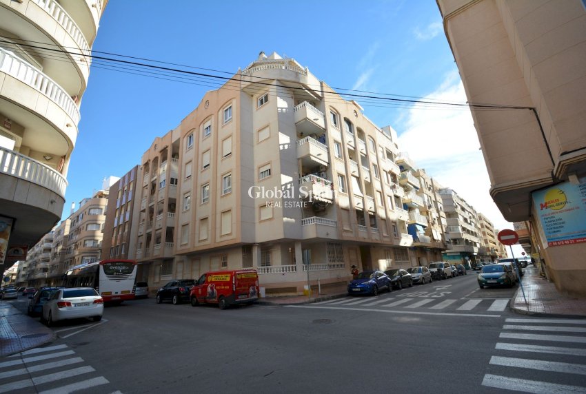 Odsprzedaż - MIESZKANIE -
TORREVIEJA - 