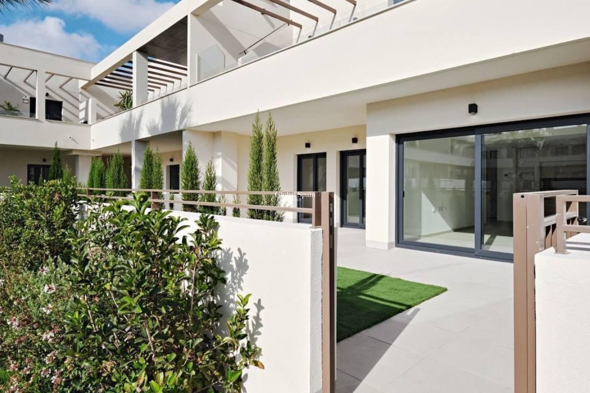 Odsprzedaż - MIESZKANIE -
TORREVIEJA - 