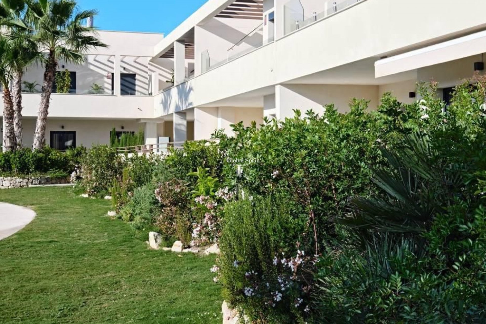 Odsprzedaż - MIESZKANIE -
TORREVIEJA - 