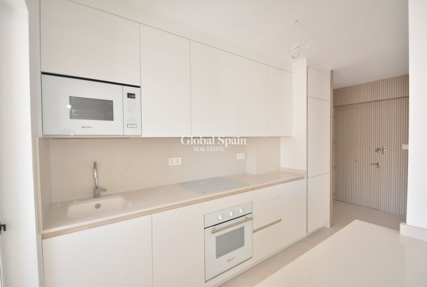 Odsprzedaż - MIESZKANIE -
TORREVIEJA - 
