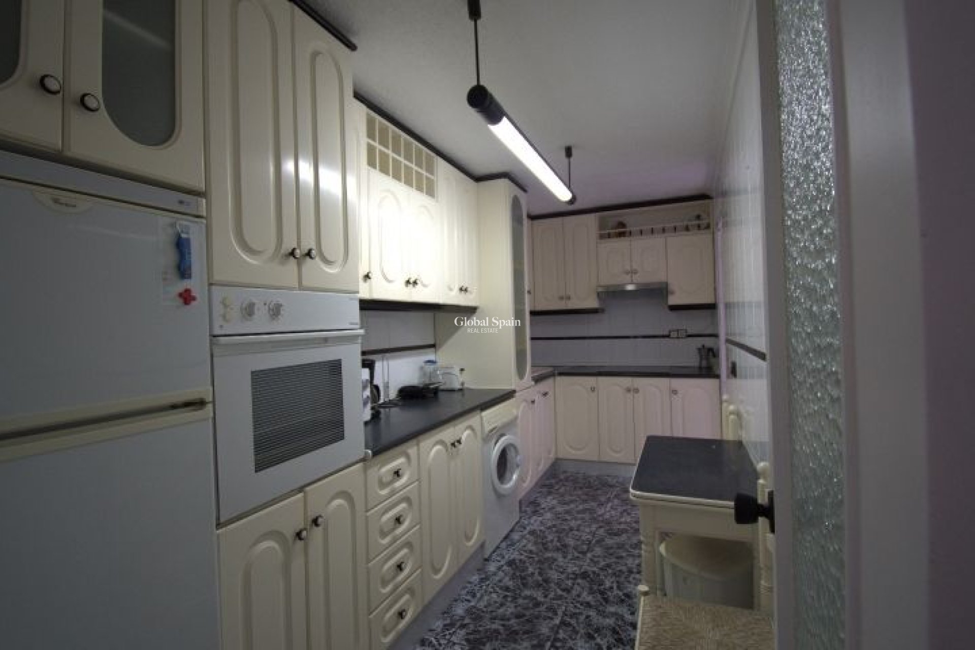 Odsprzedaż - MIESZKANIE -
TORREVIEJA - 