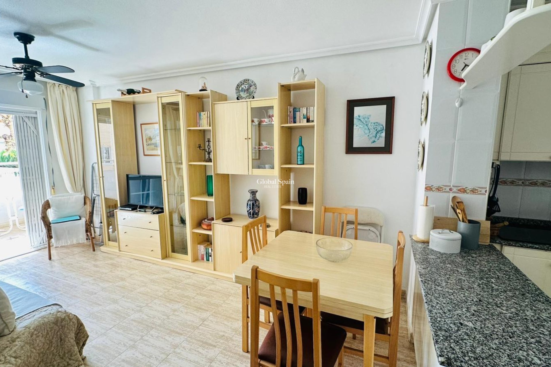 Odsprzedaż - MIESZKANIE -
TORREVIEJA - 