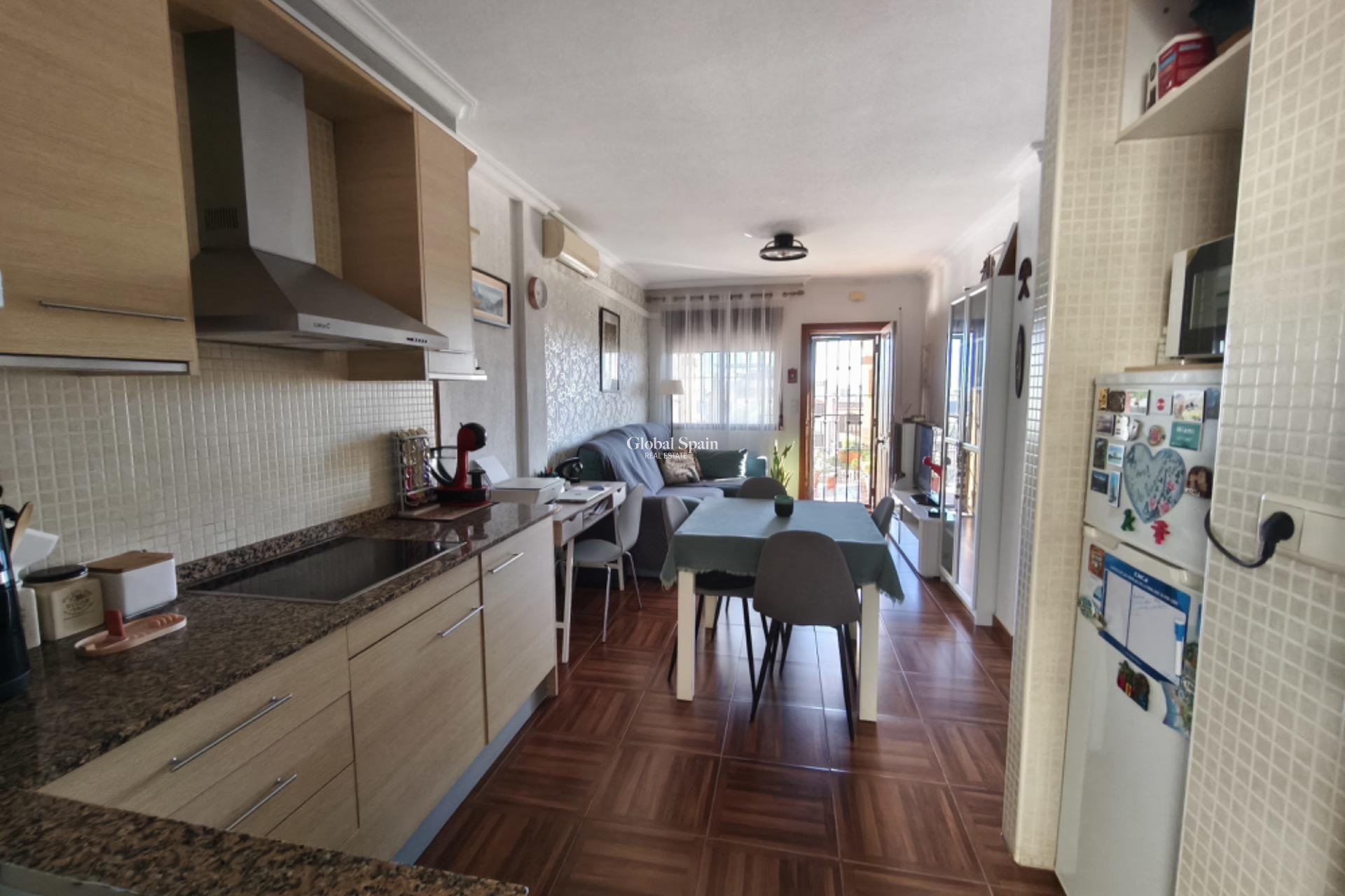 Odsprzedaż - MIESZKANIE -
TORREVIEJA - 
