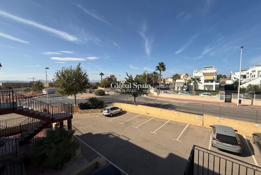 Odsprzedaż - MIESZKANIE -
TORREVIEJA - 