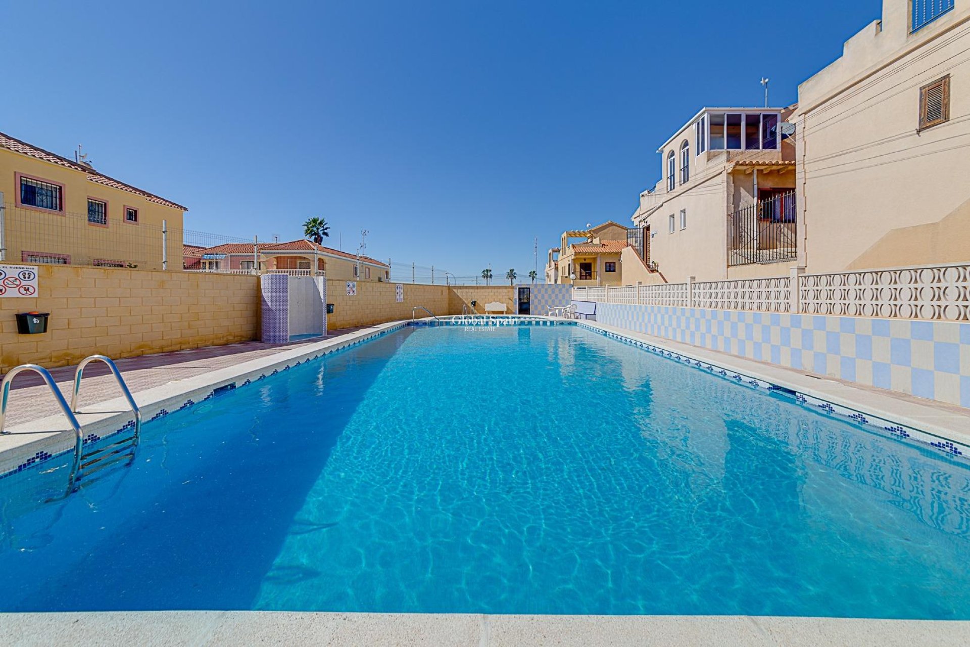 Odsprzedaż - MIESZKANIE -
TORREVIEJA - 