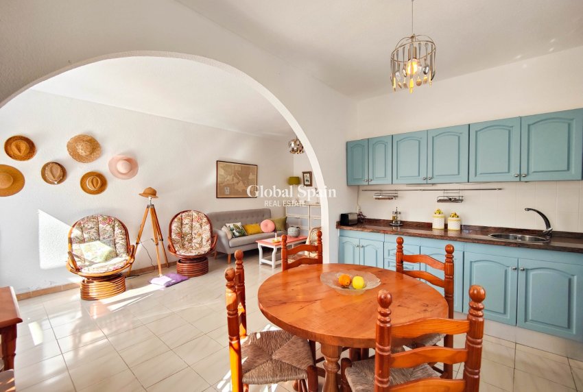 Odsprzedaż - MIESZKANIE -
TORREVIEJA - 
