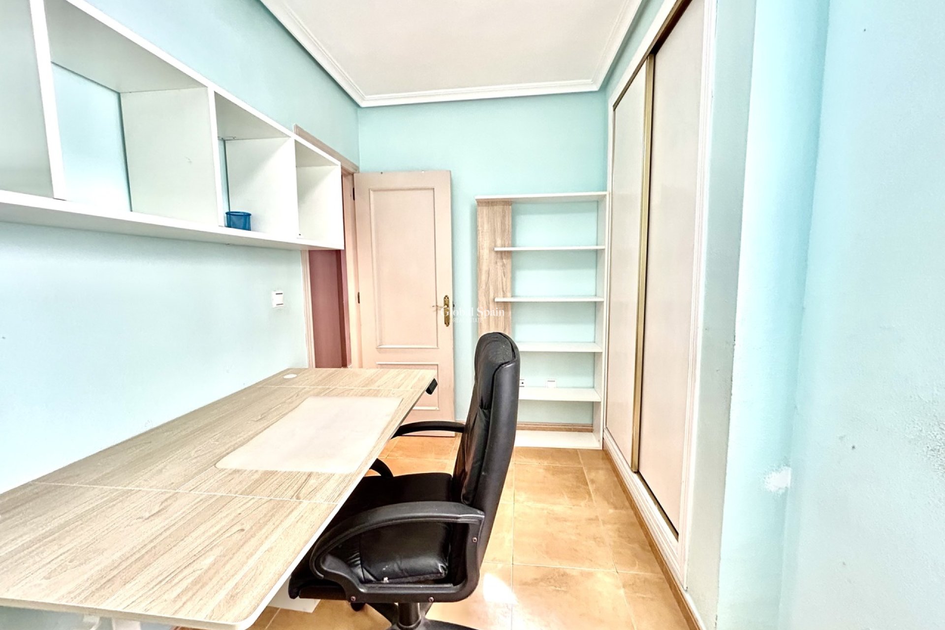 Odsprzedaż - MIESZKANIE -
TORREVIEJA - 