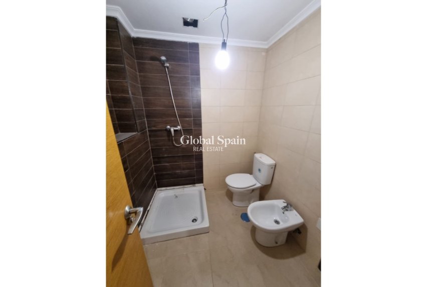 Odsprzedaż - MIESZKANIE -
TORREVIEJA - 