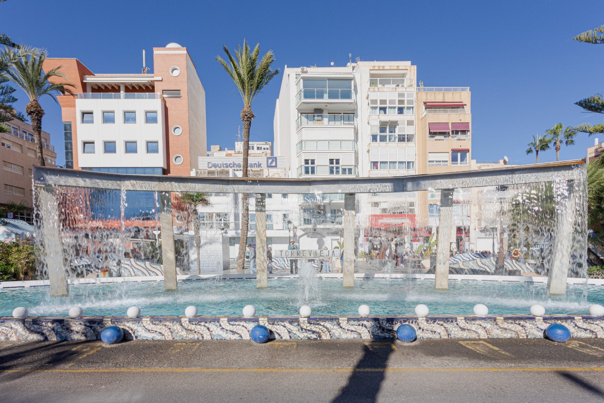 Odsprzedaż - MIESZKANIE -
TORREVIEJA - 