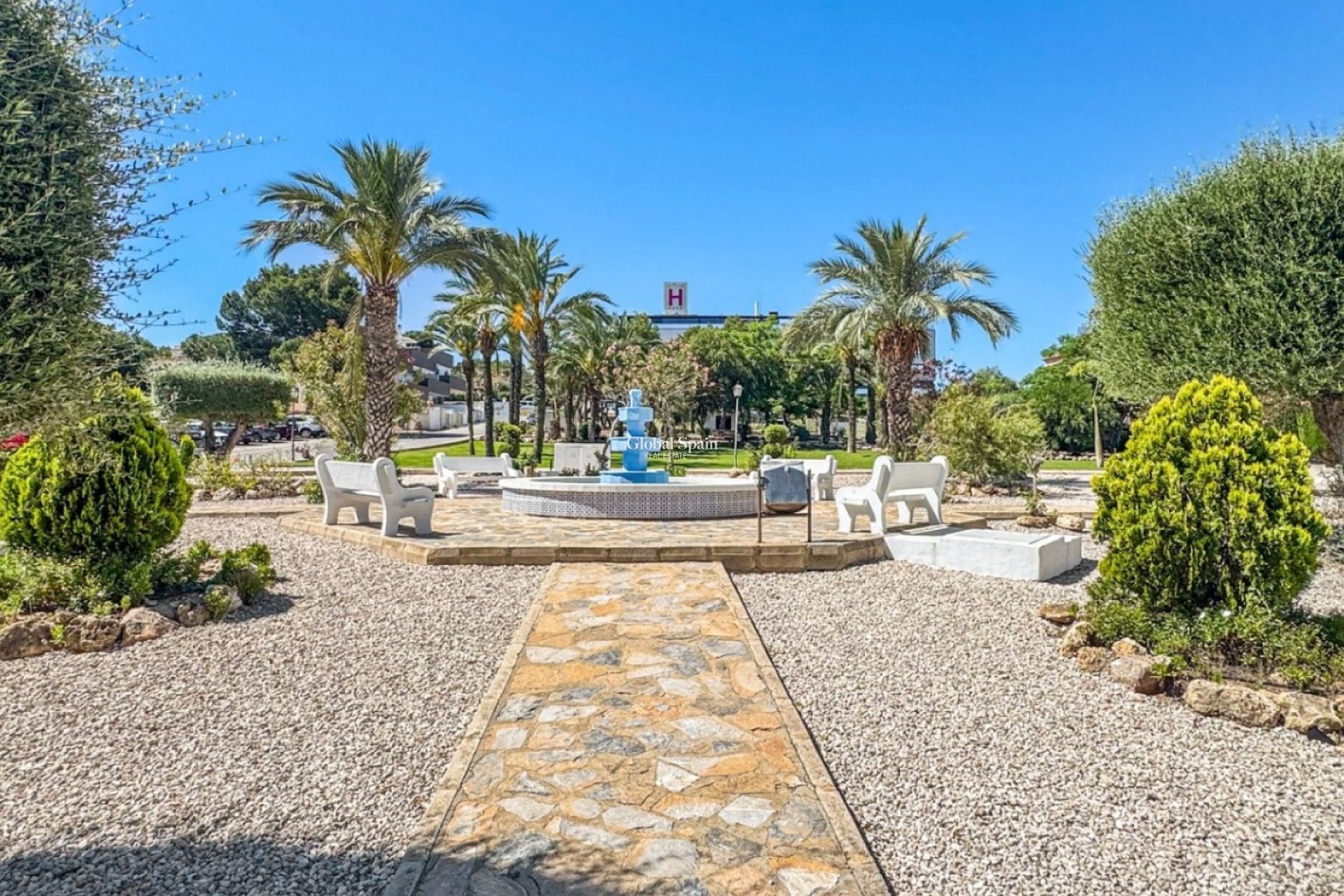Odsprzedaż - MIESZKANIE -
TORREVIEJA - 